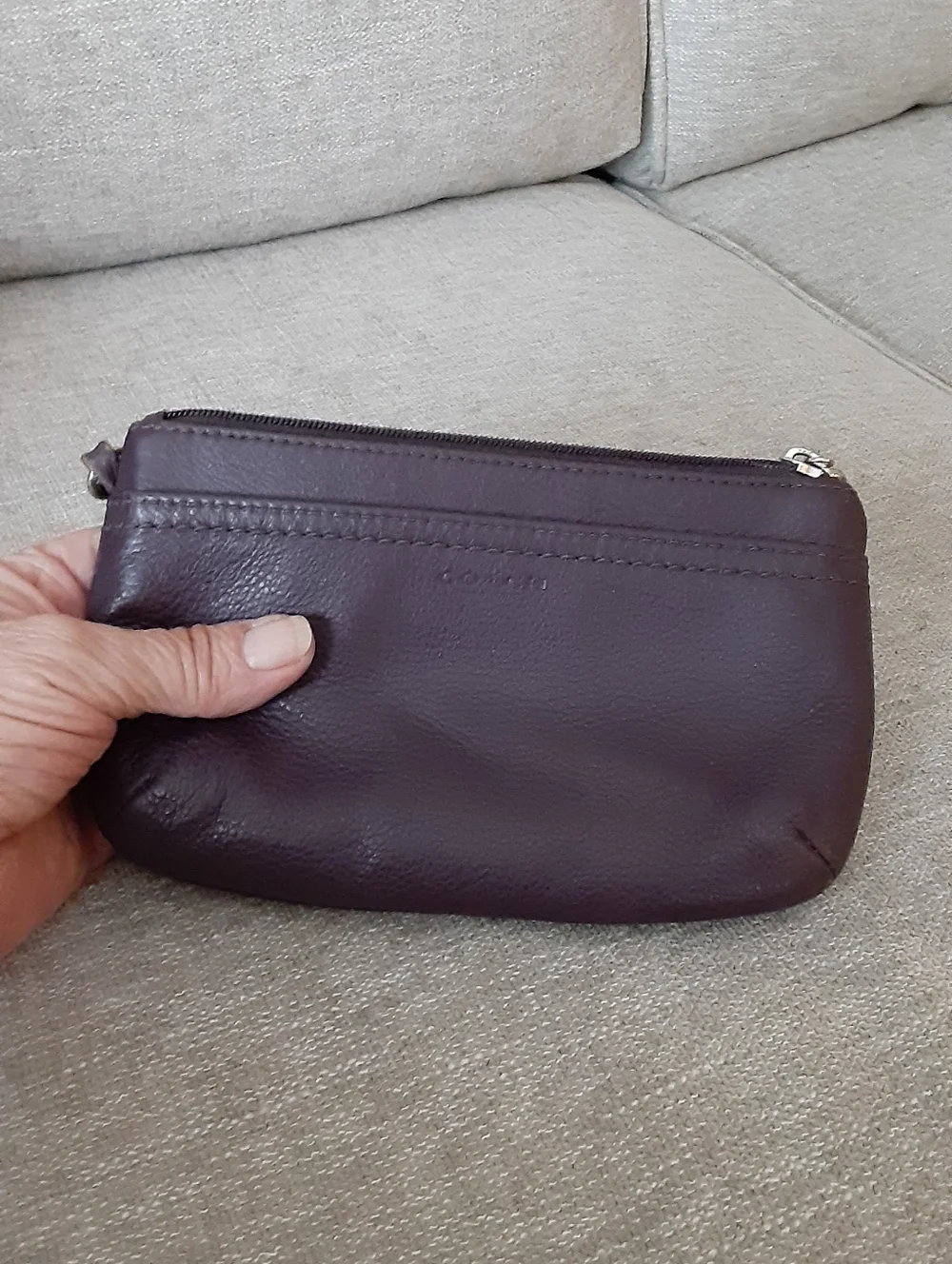 Coach size maroon